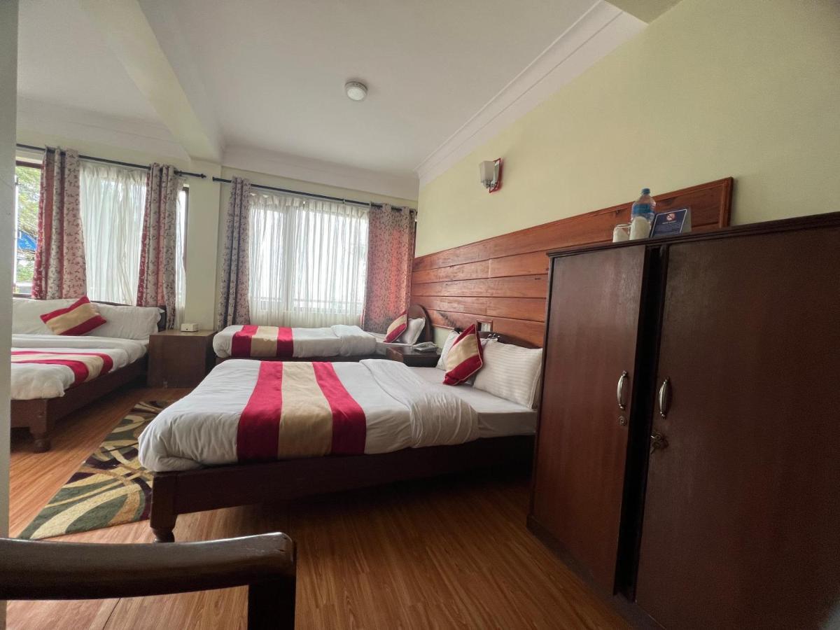 Mount Everest Hotel & Resort נגאקוט מראה חיצוני תמונה
