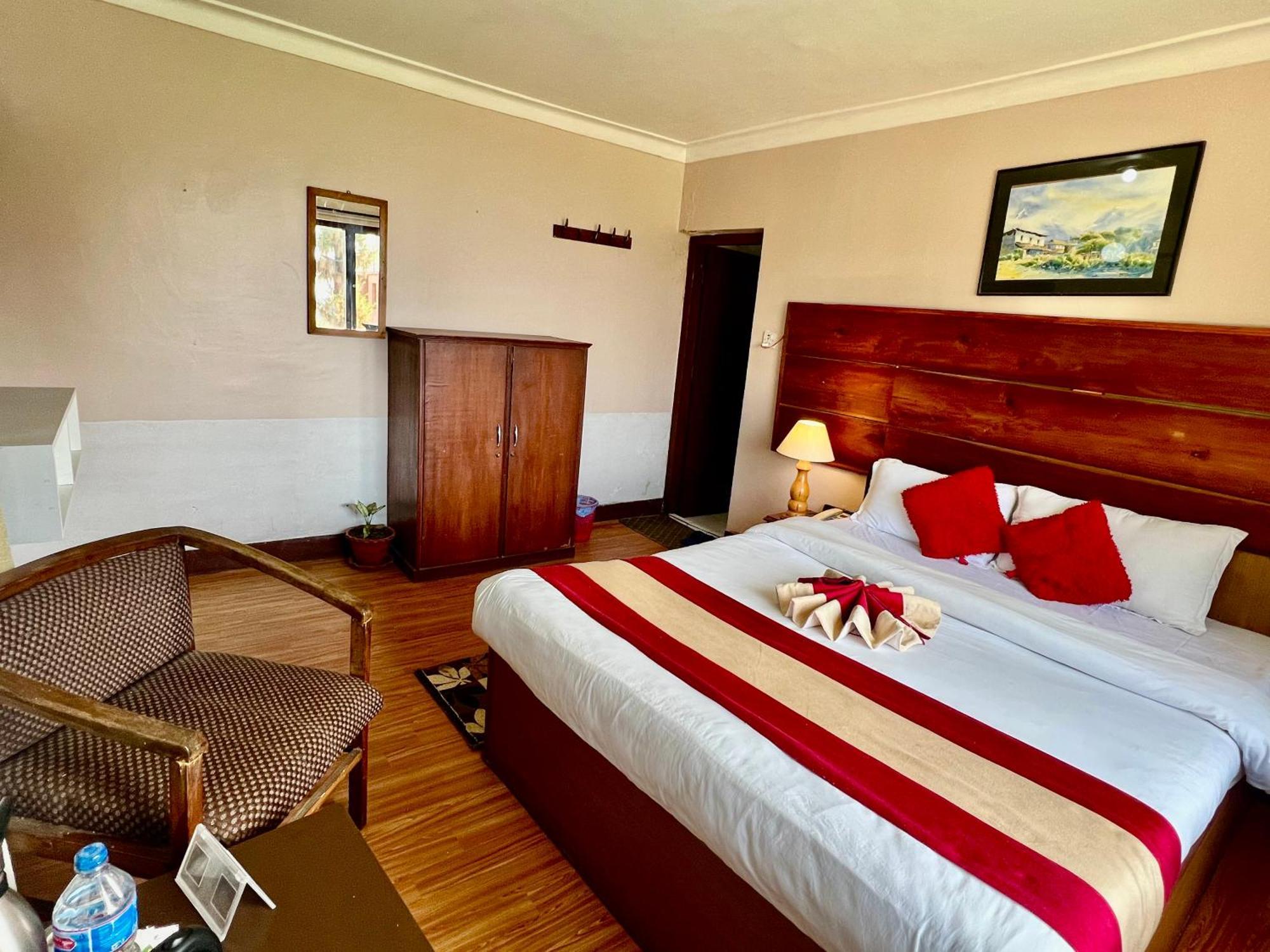 Mount Everest Hotel & Resort נגאקוט מראה חיצוני תמונה